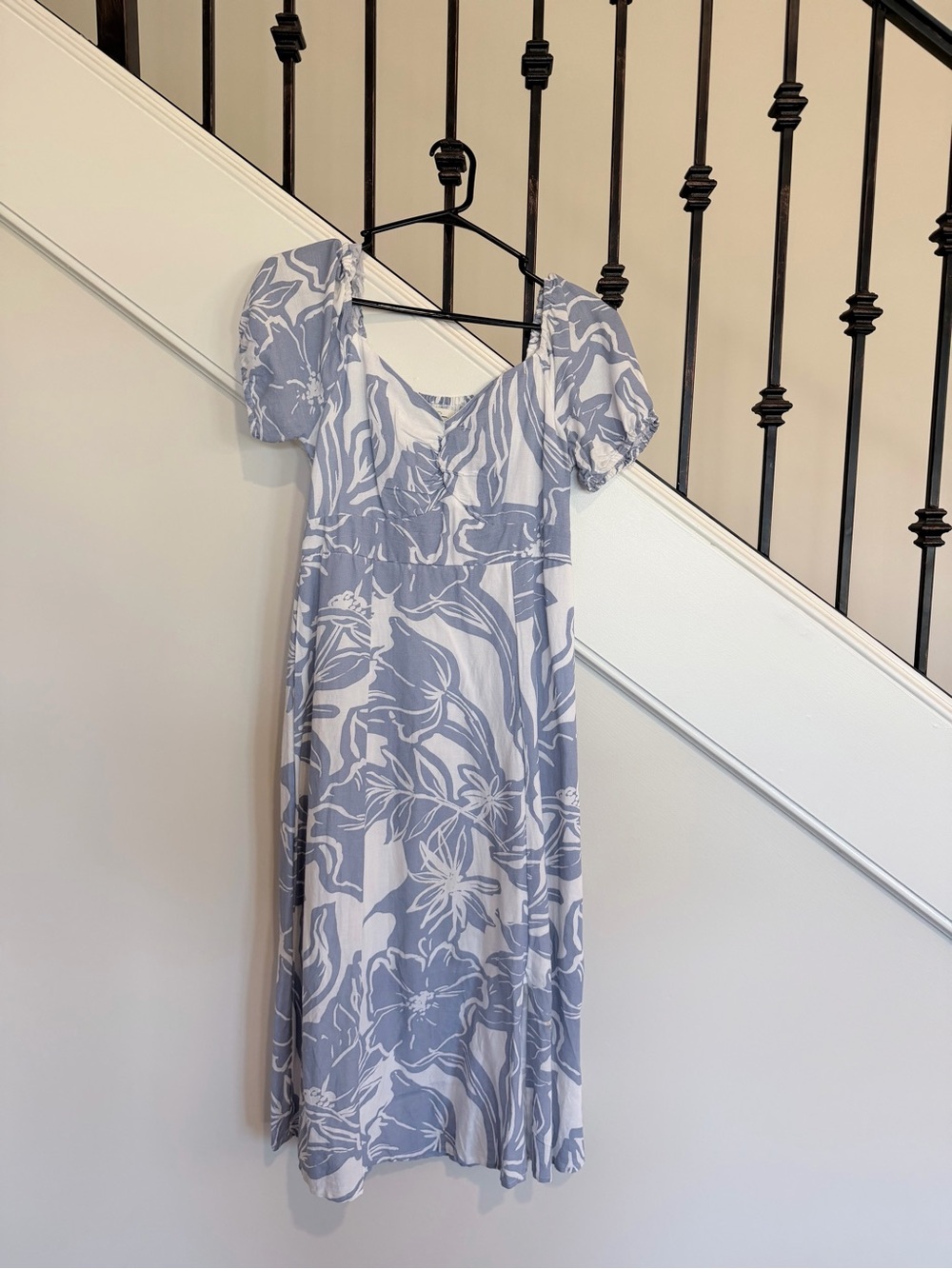 Jessica Simpson Light Blue & White Floral Puff-Sleeve Midi Dress